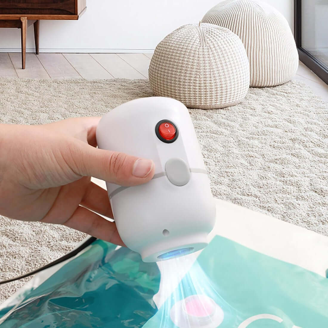 Vacuum Pump + 2 Bags (50 x 70 cm)